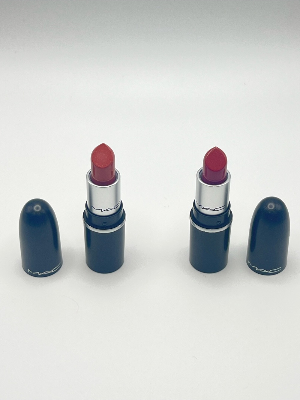 MAC Cosmetics MINI lipsticks in CAPTIVE and MEHR - New
